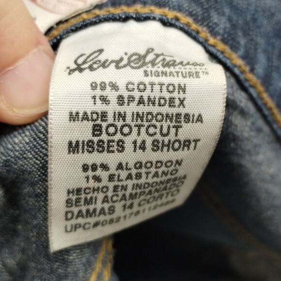 Levi Strauss Signature Women's Size 14 Short Bootcut Medium Wash Blue Jeans - Picture 6 of 7